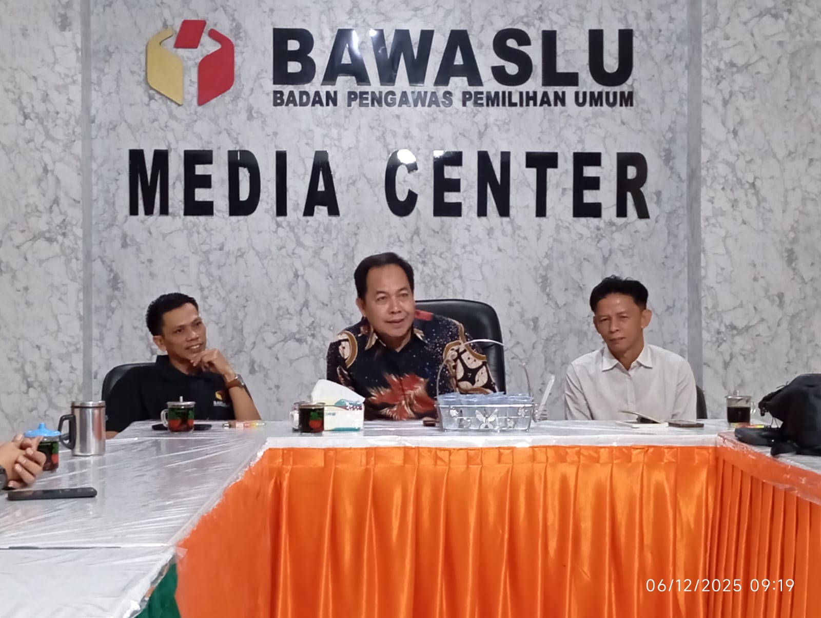 Sabtu, (06/12/2025).