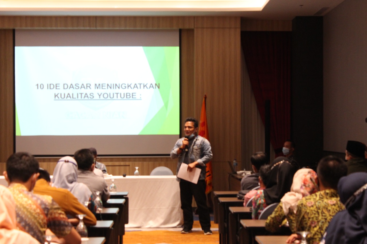 Peserta Bimtek mendengarkan Pemaparan Materi oleh salah satu Narasumber (Mercure Hotel, 29 Juni 2021). Foto By : Mr.C